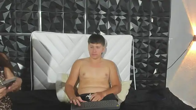 Red house 333 online show from 03-24-26, 09:37