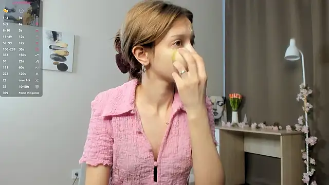 TaiteFairfield online show from 02-10-26, 08:02