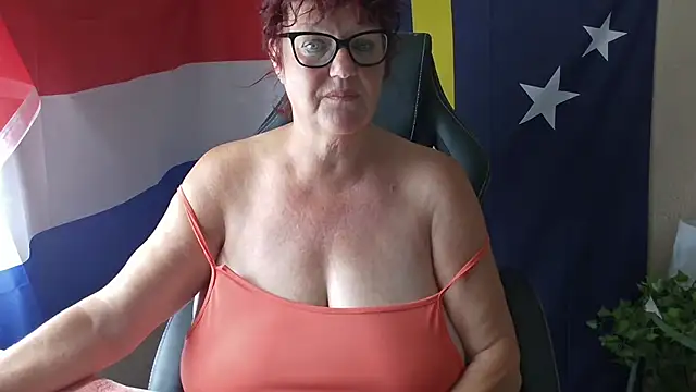 -Curvy- online show from 06-23-26, 08:45