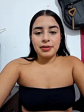 Snapshot of channell0 chatting on 10-17-25, 06:06 channell0 online show from 10-17-25, 06:06