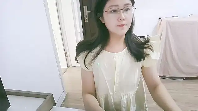 Snapshot of 98bunny chatting on 06-23-26, 02:53 98bunny online show from 06-23-26, 02:53