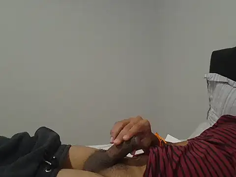 Sailor9898 online show from 10-26-25, 09:48