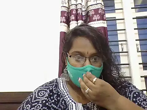 Snapshot of Reena-gowda chatting on 10-23-25, 12:48 Reena-gowda online show from 10-23-25, 12:48