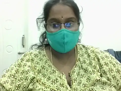 Snapshot of Reena-gowda chatting on 10-24-25, 07:57 Reena-gowda online show from 10-24-25, 07:57