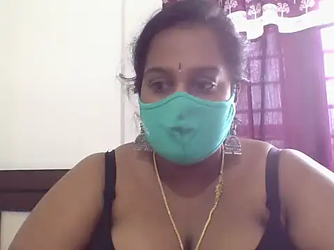 Snapshot of Reena-gowda chatting on 10-16-25, 07:27 Reena-gowda online show from 10-16-25, 07:27