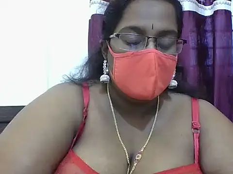 Snapshot of Reena-gowda chatting on 10-04-25, 11:56 Reena-gowda online show from 10-04-25, 11:56
