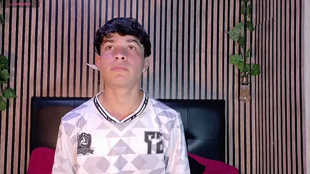 Snapshot of Felipe_boy1 chatting on 09-23-25, 02:07 Felipe boy1 online show from 09-23-25, 02:07
