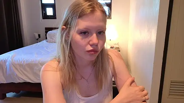 Snapshot of Wendy_228 chatting on 06-14-26, 03:19 Wendy 228 online show from 06-14-26, 03:19