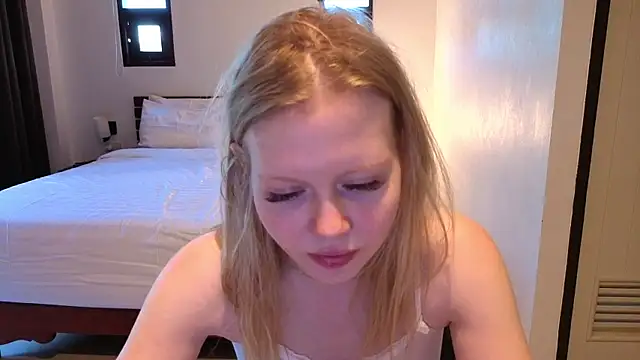 Snapshot of Wendy_228 chatting on 06-15-26, 04:12 Wendy 228 online show from 06-15-26, 04:12