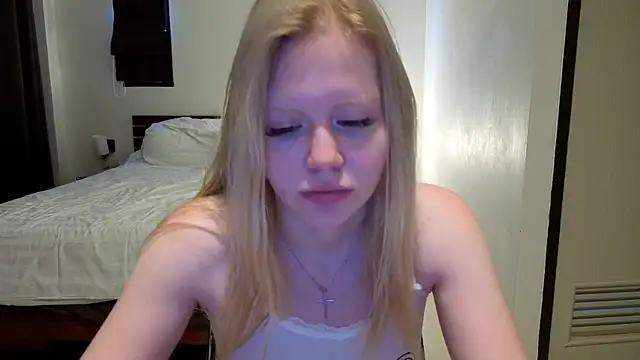 Snapshot of Wendy_228 chatting on 06-19-26, 02:17 Wendy 228 online show from 06-19-26, 02:17