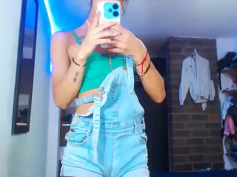 Snapshot of beautiful_taty chatting on 10-03-25, 08:10 beautiful taty online show from 10-03-25, 08:10