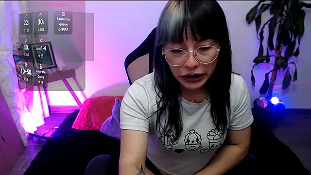 LunaBunny8 online show from 11-13-25, 01:53