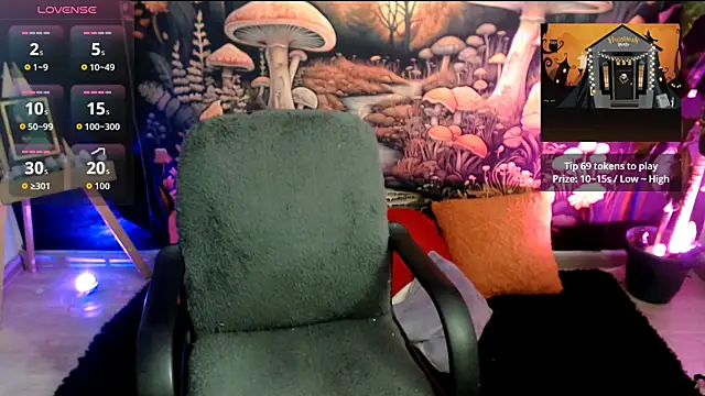 LunaBunny8 online show from 10-28-25, 01:06