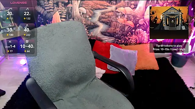 LunaBunny8 online show from 10-24-25, 01:04