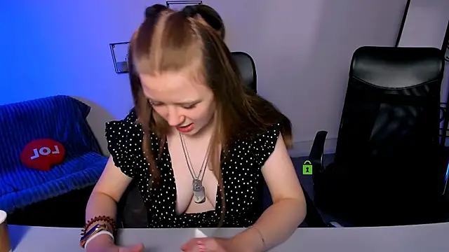 foxy tease  online show from 09-22-25, 12:49