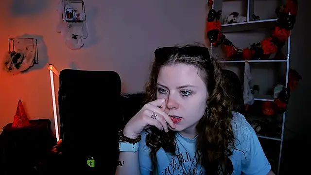 foxy tease  online show from 10-22-25, 10:41