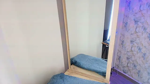 Soleil 66 online show from 10-25-25, 04:11