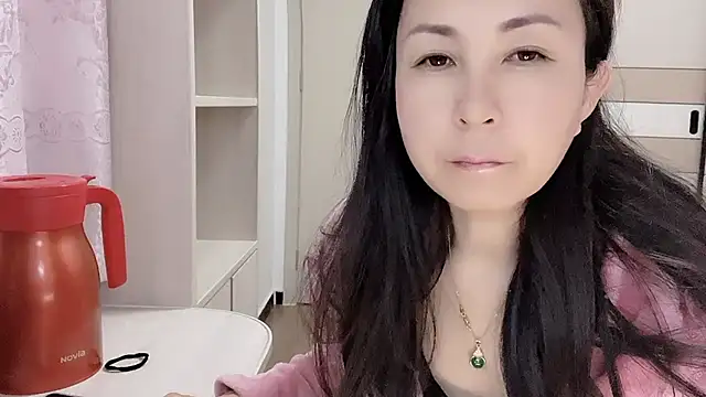 Snapshot of JackieBell chatting on 11-07-25, 10:46 JackieBell online show from 11-07-25, 10:46