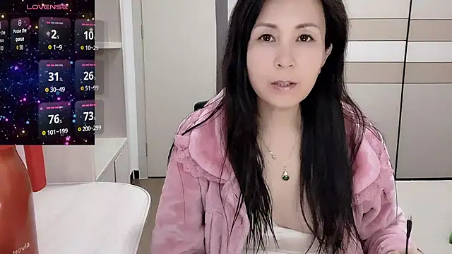 Snapshot of JackieBell chatting on 11-09-25, 07:34 JackieBell online show from 11-09-25, 07:34