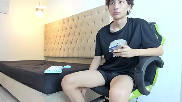 Darkknightx01 online show from 03-29-26, 02:02