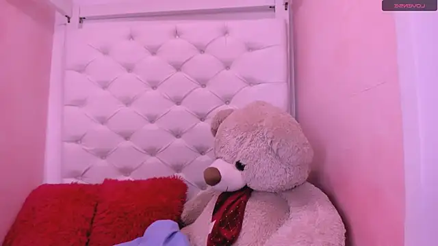 eimy skinny  online show from 04-26-26, 01:19