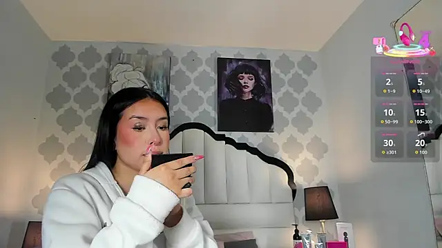 SarahMiler  online show from 11-03-25, 07:50