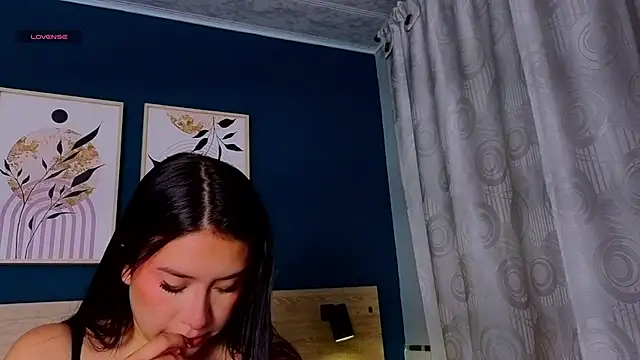 SarahMiler  online show from 11-29-25, 07:47