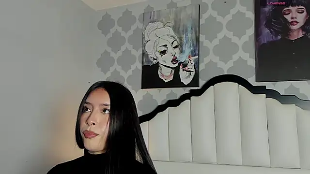 SarahMiler  online show from 10-27-25, 07:59