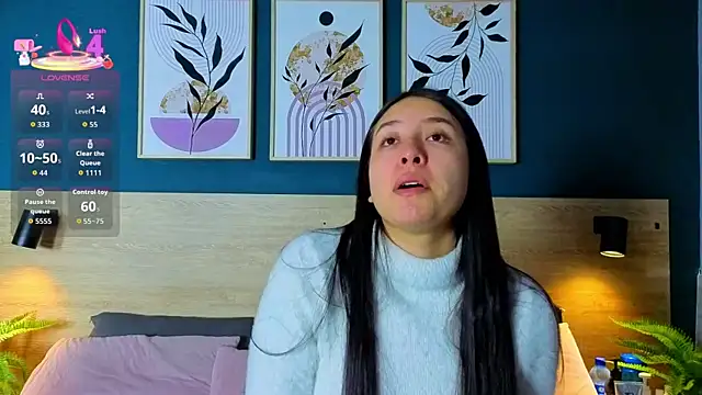 SarahMiler  online show from 12-22-25, 07:47