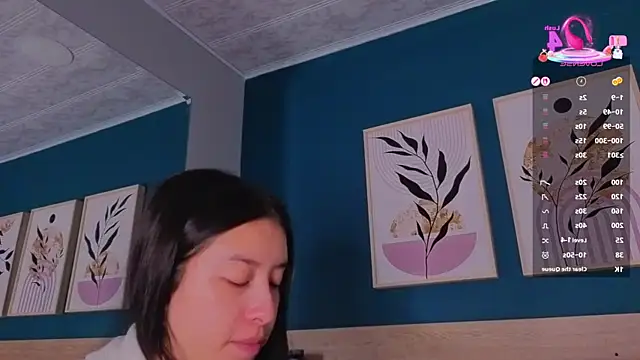 Snapshot of SarahMiler_ chatting on 10-18-25, 11:45 SarahMiler online show from 10-18-25, 11:45