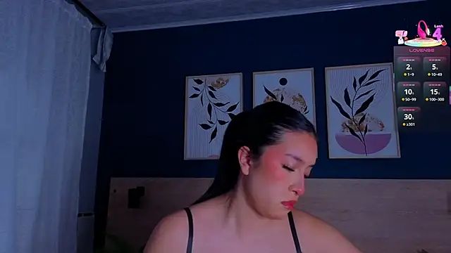 Snapshot of SarahMiler_ chatting on 09-24-25, 11:50 SarahMiler online show from 09-24-25, 11:50