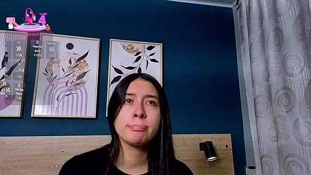 SarahMiler  online show from 12-05-25, 07:45