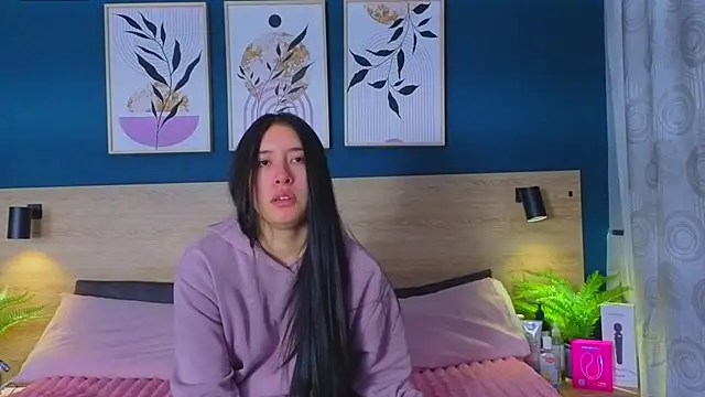 SarahMiler  online show from 11-24-25, 01:22