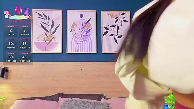 SarahMiler  online show from 01-13-26, 08:13