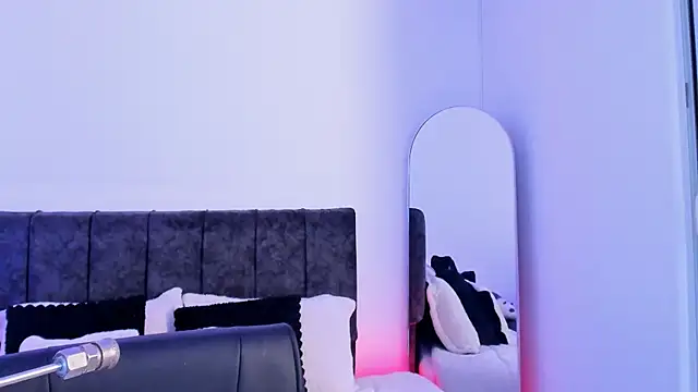 Taylormaxwell online show from 04-14-26, 08:14