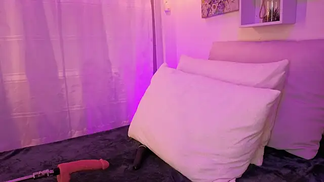 Samaraa Smith online show from 10-24-25, 11:09