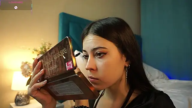 Snapshot of ywixos chatting on 11-20-25, 01:34 ywixos online show from 11-20-25, 01:34