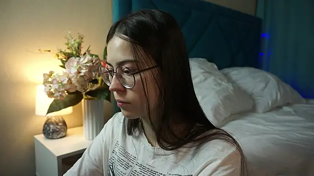 Snapshot of ywixos chatting on 01-13-26, 02:21 ywixos online show from 01-13-26, 02:21