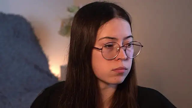 Snapshot of ywixos chatting on 11-30-25, 02:40 ywixos online show from 11-30-25, 02:40