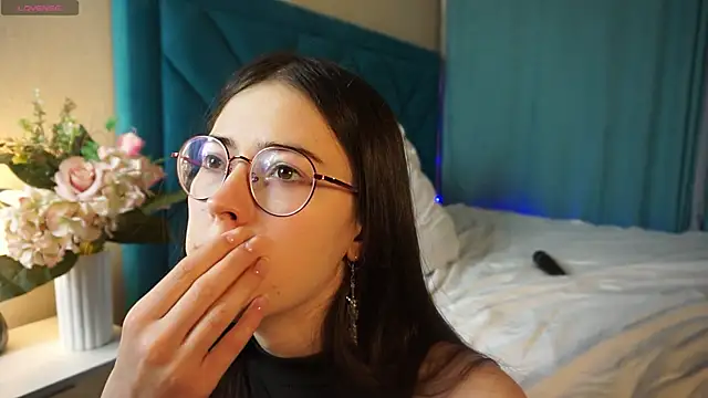 Snapshot of ywixos chatting on 12-05-25, 02:48 ywixos online show from 12-05-25, 02:48