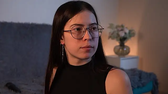 Snapshot of ywixos chatting on 10-30-25, 01:53 ywixos online show from 10-30-25, 01:53