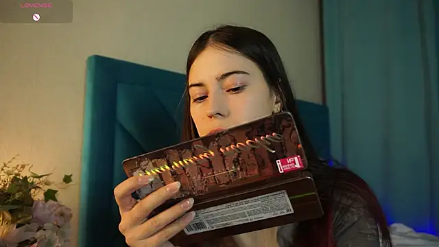 Snapshot of ywixos chatting on 10-26-25, 02:39 ywixos online show from 10-26-25, 02:39