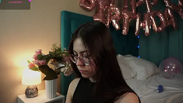 Snapshot of ywixos chatting on 02-26-26, 02:39 ywixos online show from 02-26-26, 02:39