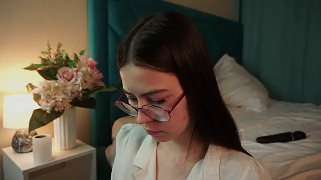 Snapshot of ywixos chatting on 02-13-26, 03:01 ywixos online show from 02-13-26, 03:01