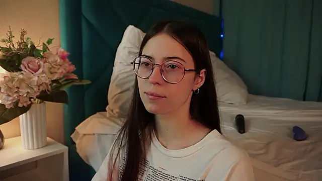 Snapshot of ywixos chatting on 02-12-26, 02:50 ywixos online show from 02-12-26, 02:50