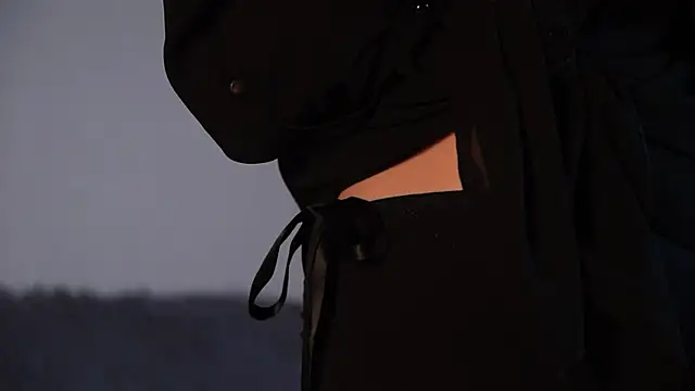 Snapshot of ywixos chatting on 10-25-25, 11:20 ywixos online show from 10-25-25, 11:20