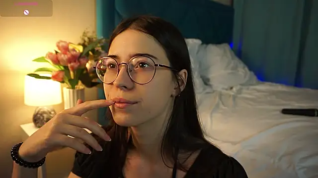 Snapshot of ywixos chatting on 11-06-25, 01:26 ywixos online show from 11-06-25, 01:26