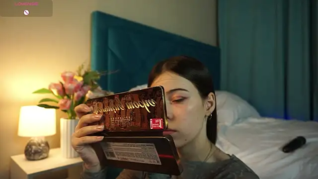 Snapshot of ywixos chatting on 11-12-25, 01:48 ywixos online show from 11-12-25, 01:48