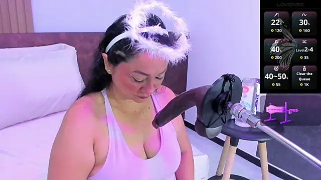 lisa milf  online show from 11-19-25, 02:00