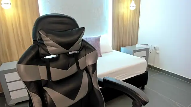 megara x  online show from 11-04-25, 02:15